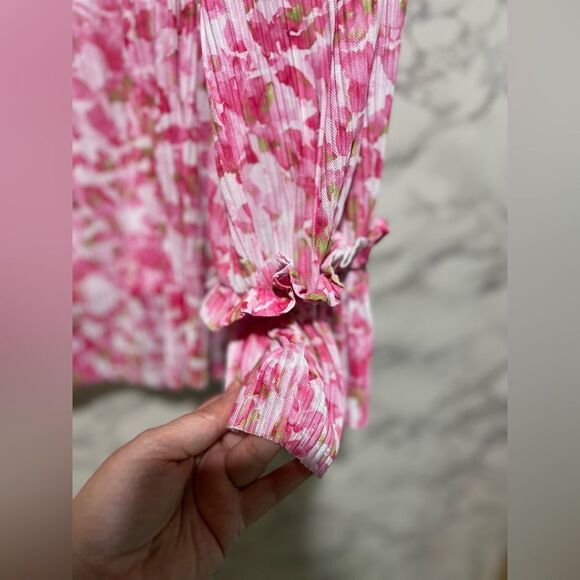 Vince Camuto Pleated Mesh Peasant Blouse - Picture 5 of 12